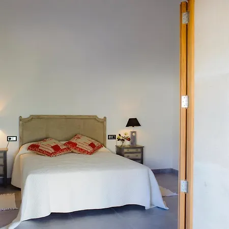 Salom Verd Holiday home Llombarts