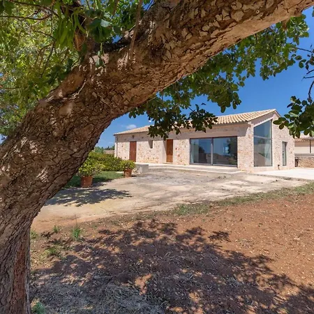 Holiday home Salom Verd Llombarts