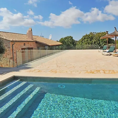 Holiday home Salom Verd Llombarts